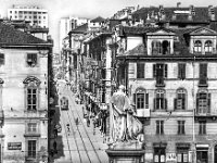 Via Maria Vittoria  Quando passava il tram : via Maria Voittoria old bn 1950