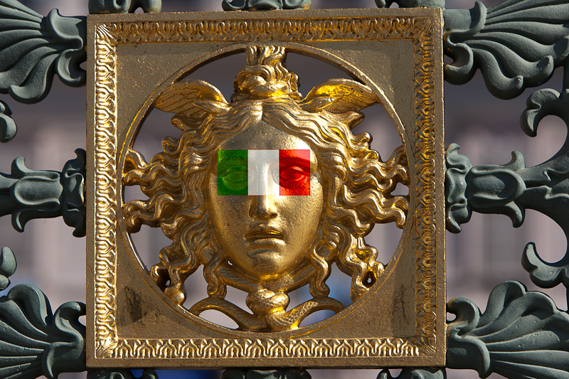 La cancellata di palazzo reale