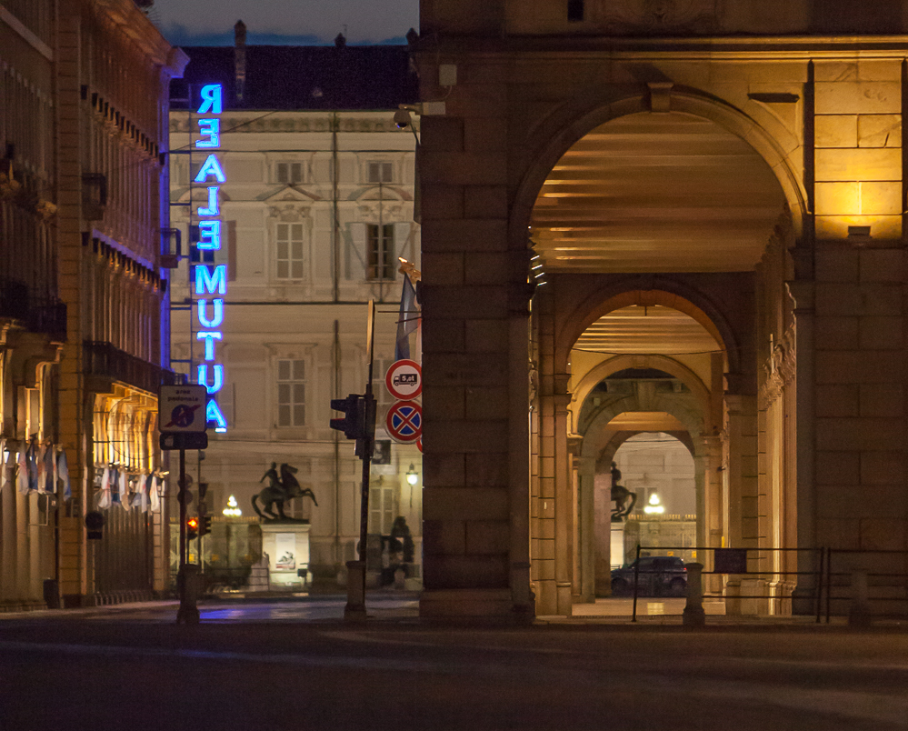 Portici di via Roma, da piazza San Carlo, verso piazza Castello.