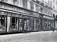 1931  Tessuti al Porto di Genova via Garibaldi 14 dal 1930 da via S. Francesco d'Assisi 8 e 10. Chiuse alla fine degli anni 50.