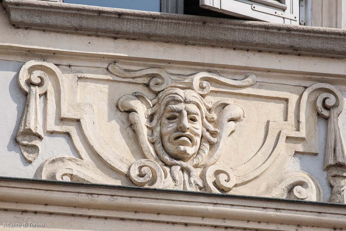 mascherone  piazza S.Carlo