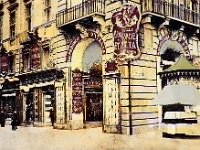 1904  Negozio tessuti Province d'Italia aperto alla fine del 1800 in piazza Castello angolo via Garibaldi.